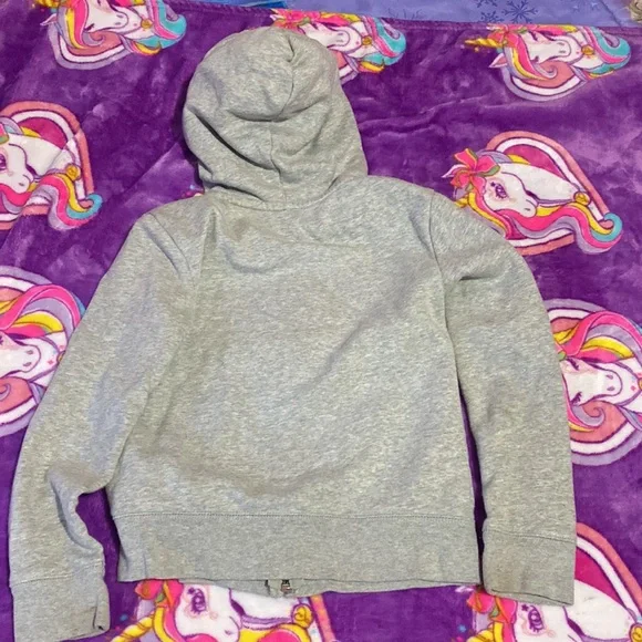 Gap Jacket sleeves cuff are a little dirt. Could probably soak and get it clean - Picture 4 of 5